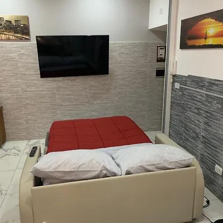 Domus Felix Apartment *