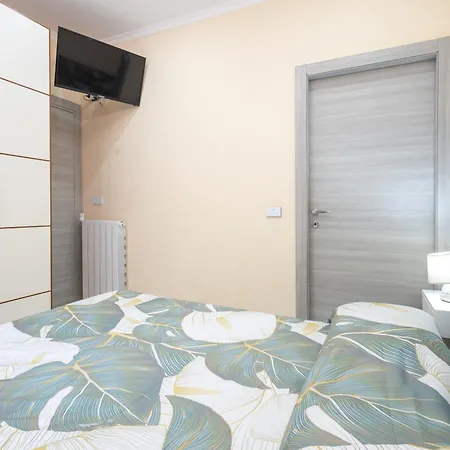 Domus Felix Apartment